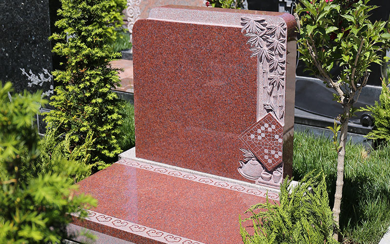 墓碑上的竹子 墓碑上的竹子